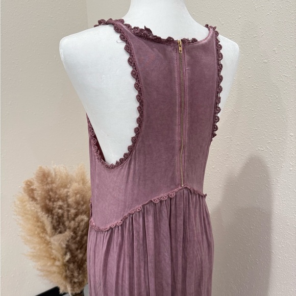 POL Mauve Sleeveless Midi Dress - Picture 3 of 4